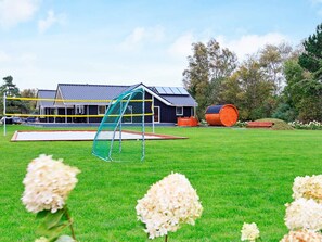 House | Pemandangan dari hartanah