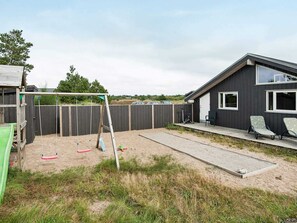 Children's area - Scenic Holiday Home in Rømø with Hot Tub & Sauna (Rømø)