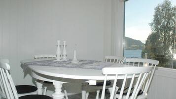 House | Private kitchen | Fridge, microwave, stovetop, dishwasher