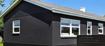 8 Person Holiday Home in Frorup