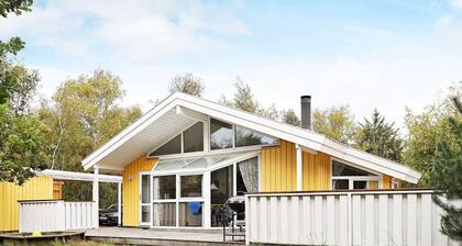 8 Person Holiday Home in Humble-by Traum