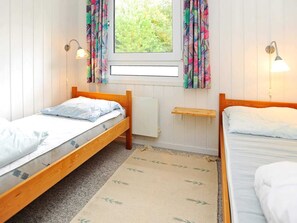 House | 4 bedrooms - 8 Person Holiday Home in Humble (Sydlangeland)