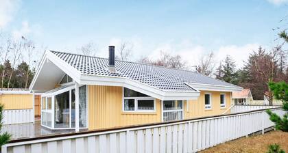 8 Person Holiday Home in Humble-by Traum