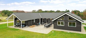 Spacious Holiday Home in Grenå near Sea