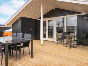 Balcony - Spacious Holiday Home With Sauna in Hvide Sande (Hvide Sande)