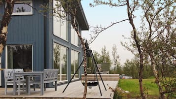 House | Outdoor dining