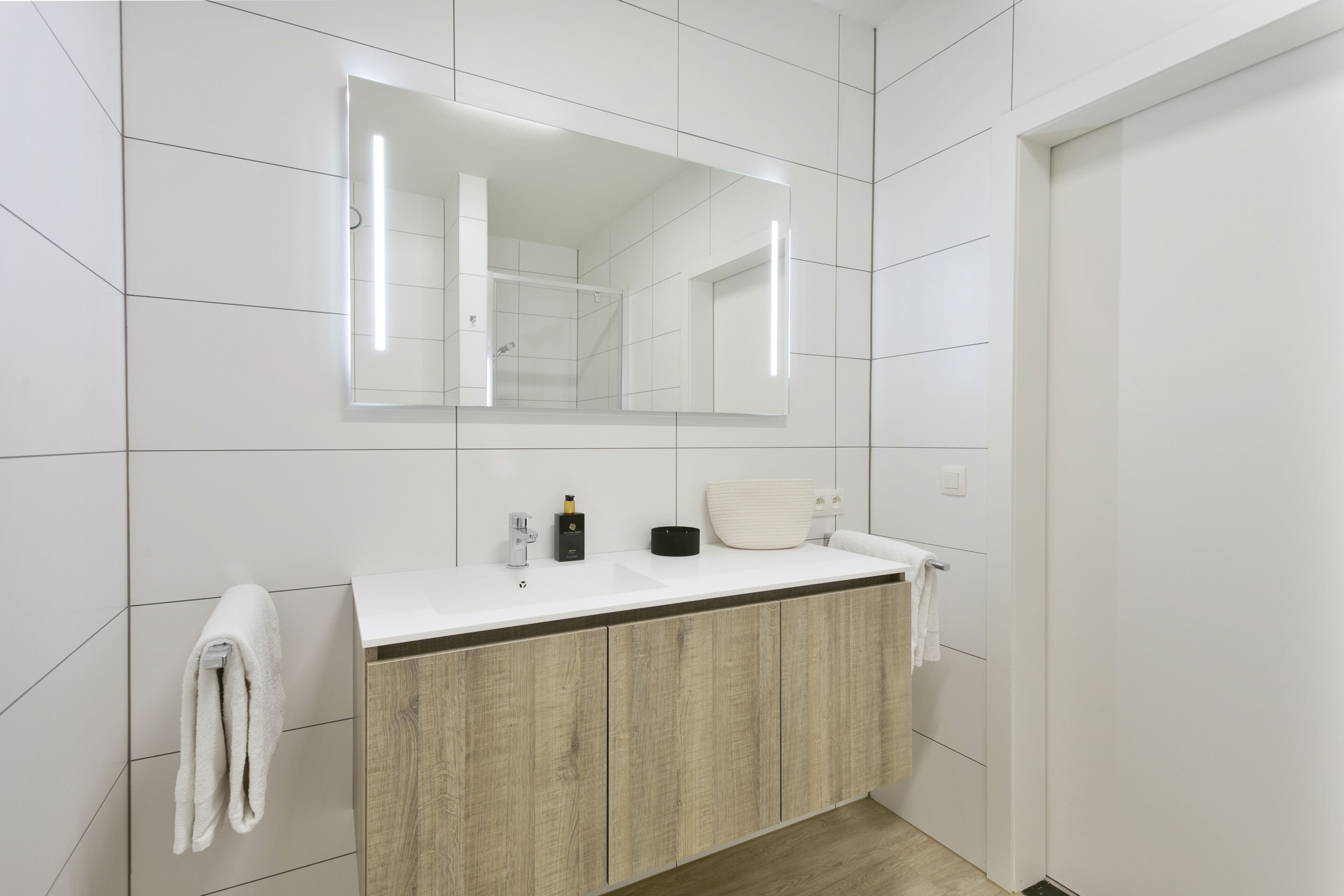 business apartment | bathroom | shower, free toiletries, hair dryer, towels