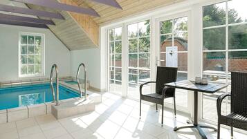 Hus | Pool | Indendørs pool, udendørs pool