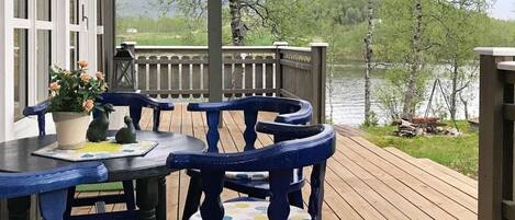 House | Outdoor dining