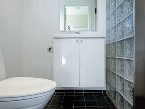 Bathroom - 6 Person Holiday Home in Gilleleje (Gilleleje)