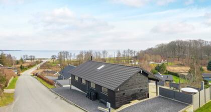 6 Person Holiday Home in Aabenraa