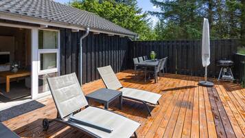 House | Tempat makan luar