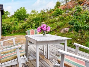 Dining - Holiday Home in Bovallstrand (Bovallstrand)