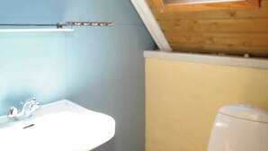 Shower - Quaint Holiday Home With Naturalistic Views in Ringkøbing (Ringkobing)