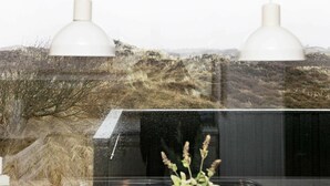 A room with a large window overlooking a hilly landscape. - Cozy Holiday Home in Oksbøl near Beach (Oksbol)