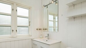 Bathroom - Cosy Holiday Home in Rømø With Sauna (Romo)