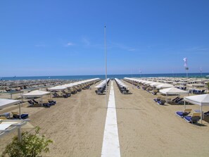 Beach - Nice apartment for 4 guests with WIFI, TV and terrace (Pietrasanta)