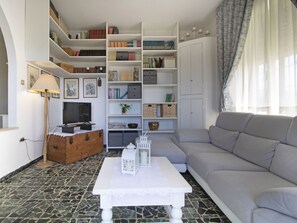 TV - Nice apartment for 4 guests with WIFI, TV and terrace (Pietrasanta)