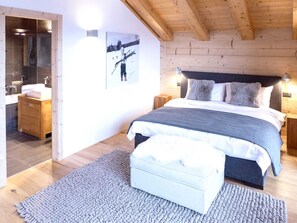 5 chambres, fer et planche à repasser, lit parapluie, Wi-Fi gratuit