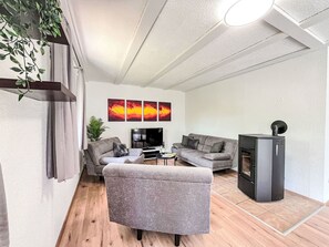 TV, fireplace, Netflix, streaming services