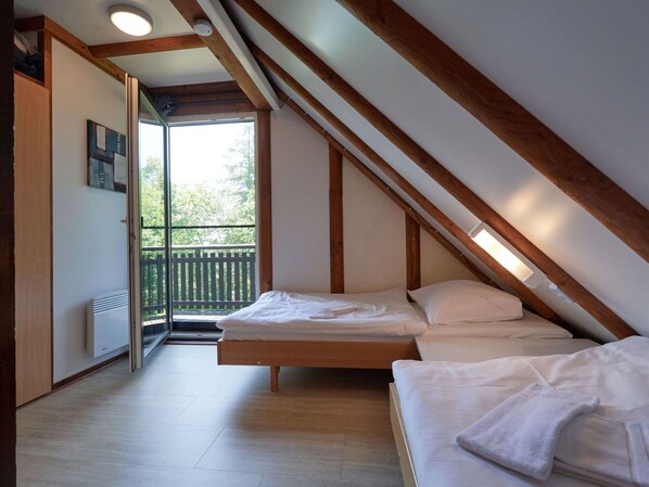 3 bedrooms, travel crib, free WiFi