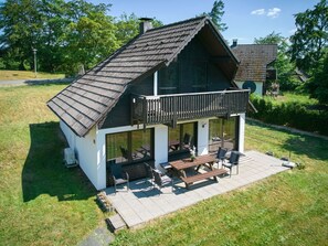 Exterior - Cosy apartment in villa for 6 people with A/C, WIFI, TV and terrace (Bad Wildungen)