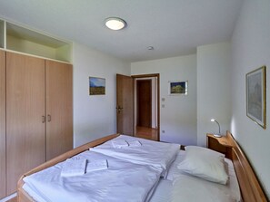 2 quartos, berço de viagem, Wi-Fi de cortesia