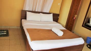 Standard Room | Desk, bed sheets