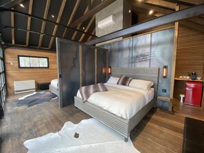 9 bedrooms, desk, iron/ironing board, free WiFi