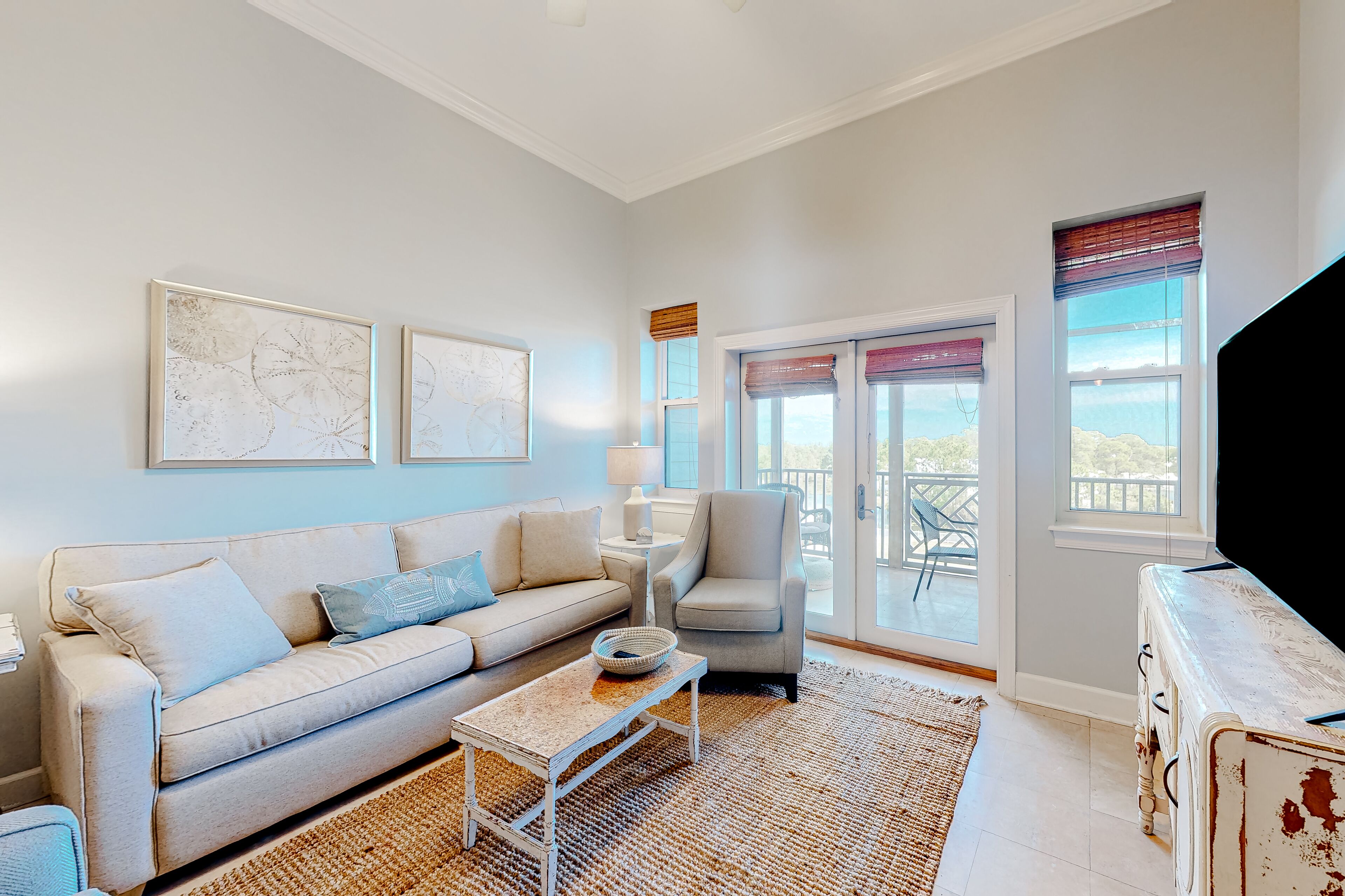 Stylish coastal condo with bikes & pool - near bike paths & the beach