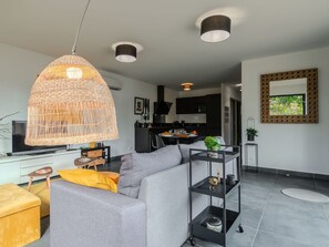 TV - Wonderful private villa for 4 guests with A/C, WIFI, TV and terrace (Mimizan)