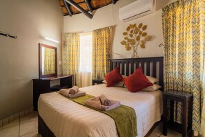 Bungalow, 2 soverom | Strykejern/-brett og sengetøy