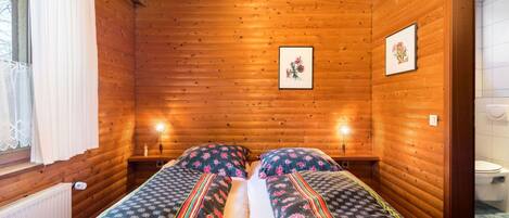 3 habitaciones, cuna de viaje, wifi gratis y ropa de cama