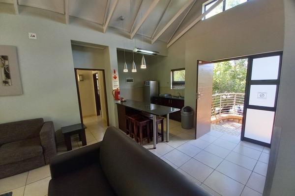 8 Sleeper Villa | Private kitchen | Full-size fridge, microwave, toaster, cookware/dishes/utensils
