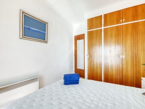 2 bedrooms, free WiFi - Nice apartment for 6 guests with WIFI, TV and terrace (Roses)