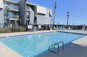 Pool - A Place at the Beach II 2I - Oceanfront in Garden City Beach (Garden City)