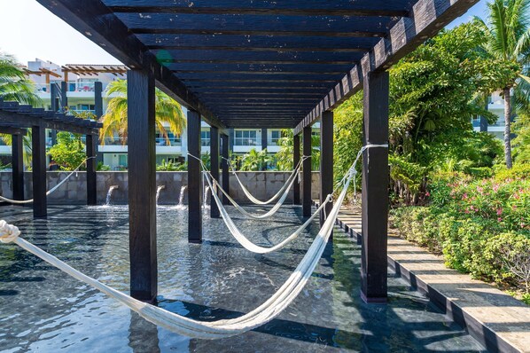 Appart'hôtel, 2 chambres | Piscine