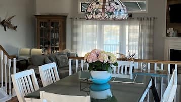 Maison, 5 chambres | Restauration