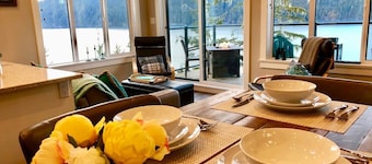 Coastal Comfort (Oceanfront - Amazing Views) H037871054