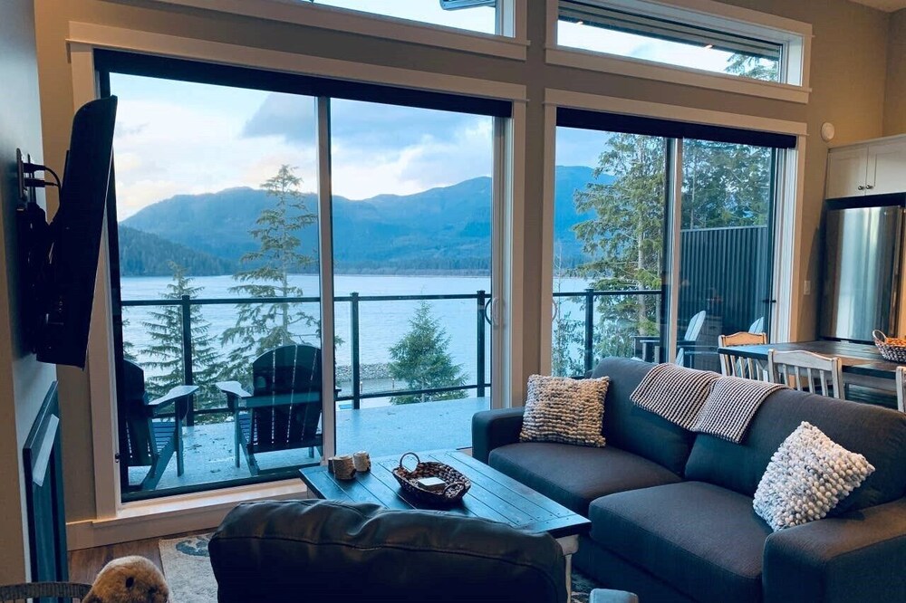#210 - Ocean Serenity (Oceanfront)