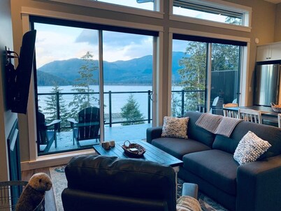 Ocean Serenity (Oceanfront, Amazing Views) H319210275