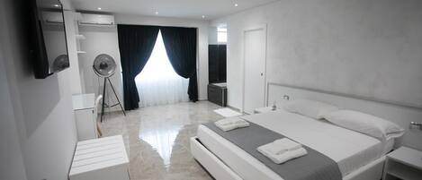 10 bedrooms, WiFi