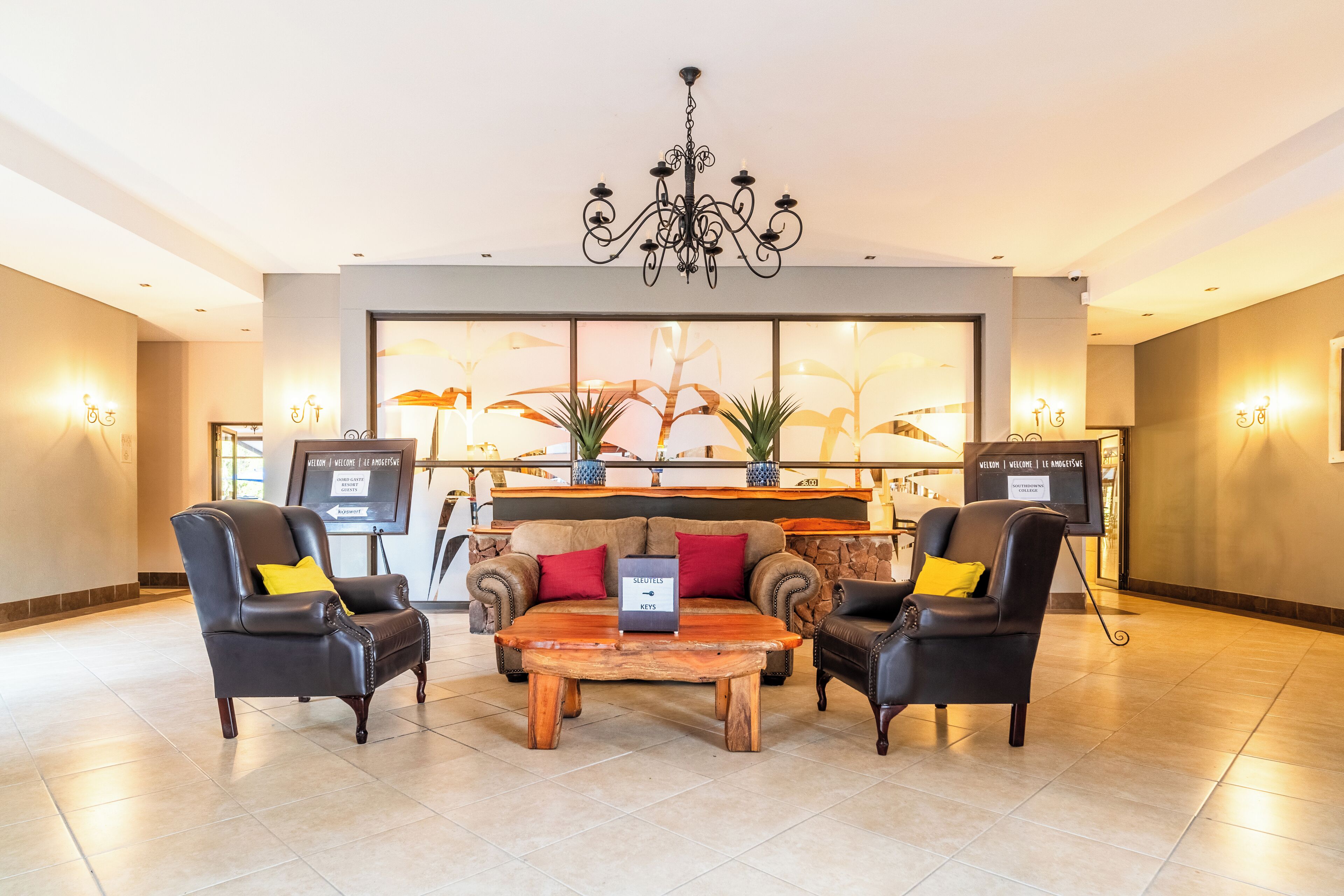 breakfast, lunch, dinner served; local and international cuisine