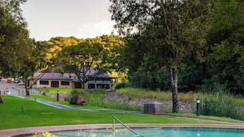 Indoor pool, 3 outdoor pools