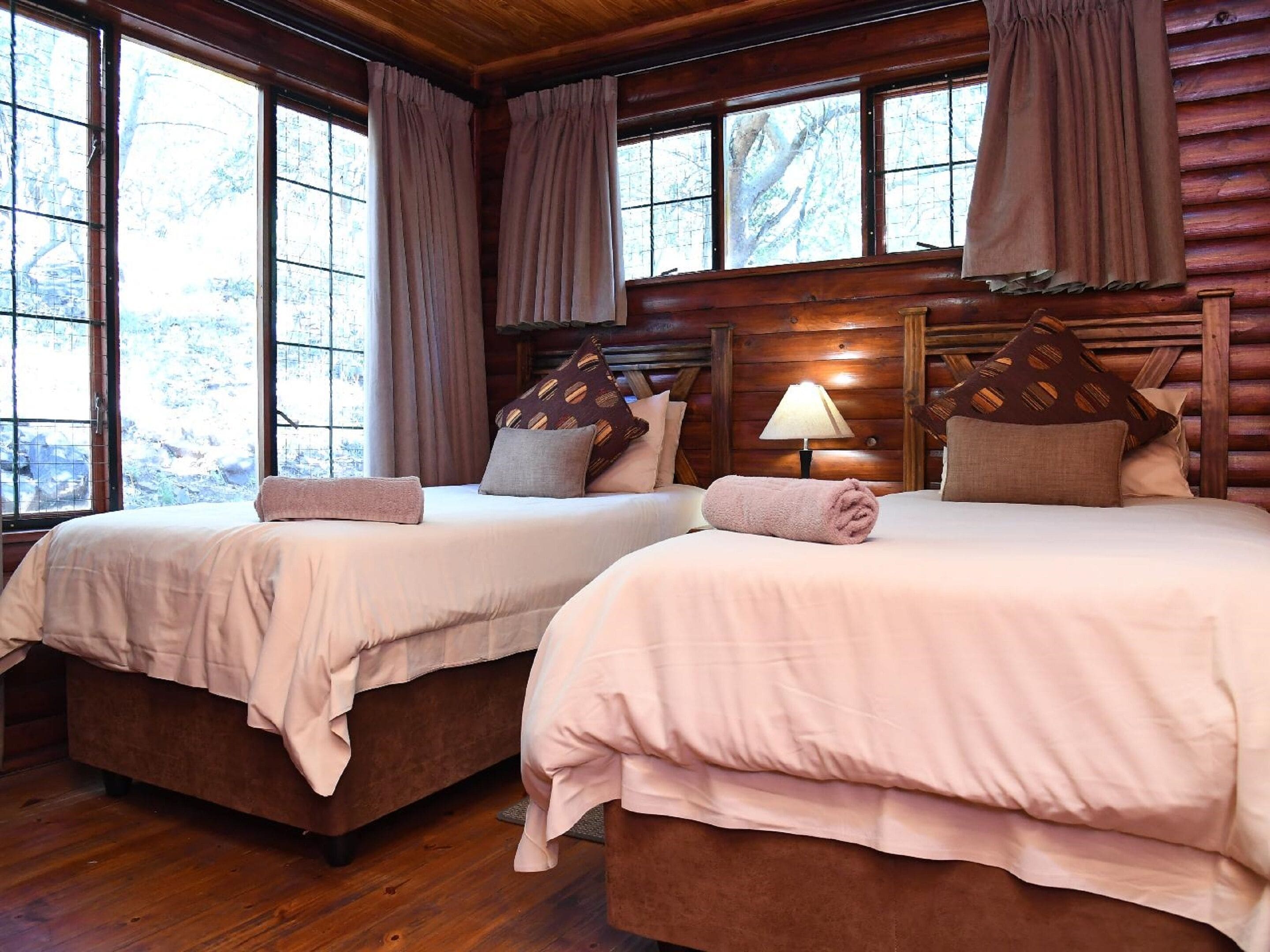 6 sleeper log cabin (in the ravine) (5) | 1 bedroom, free wifi, bed sheets