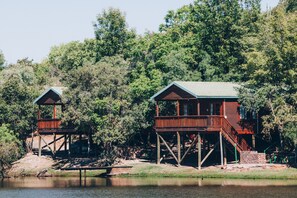 6 Sleeper Log Cabin (Dam vacinity) | 호수 전망