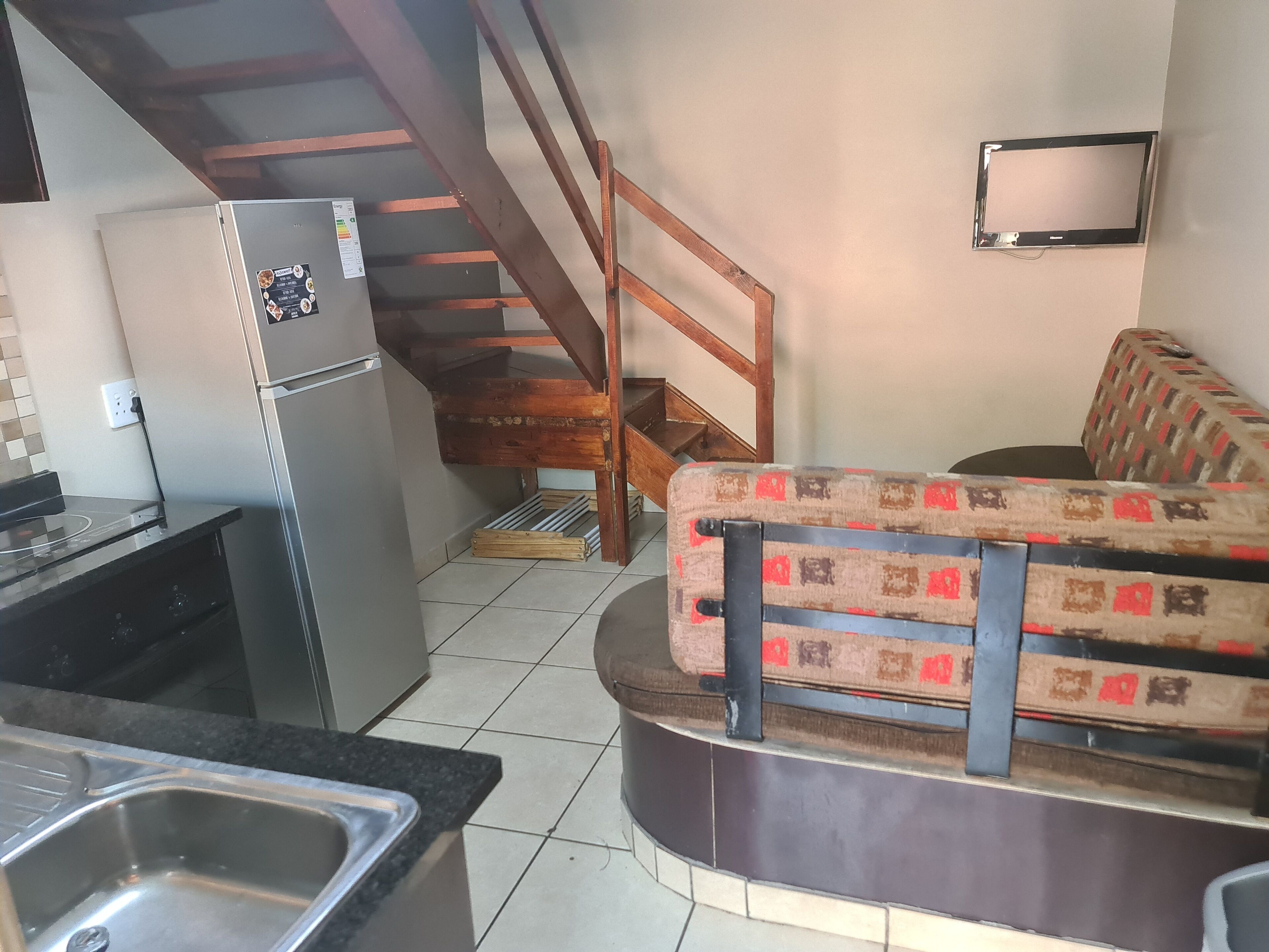 32-inch tv with satellite channels, ping pong