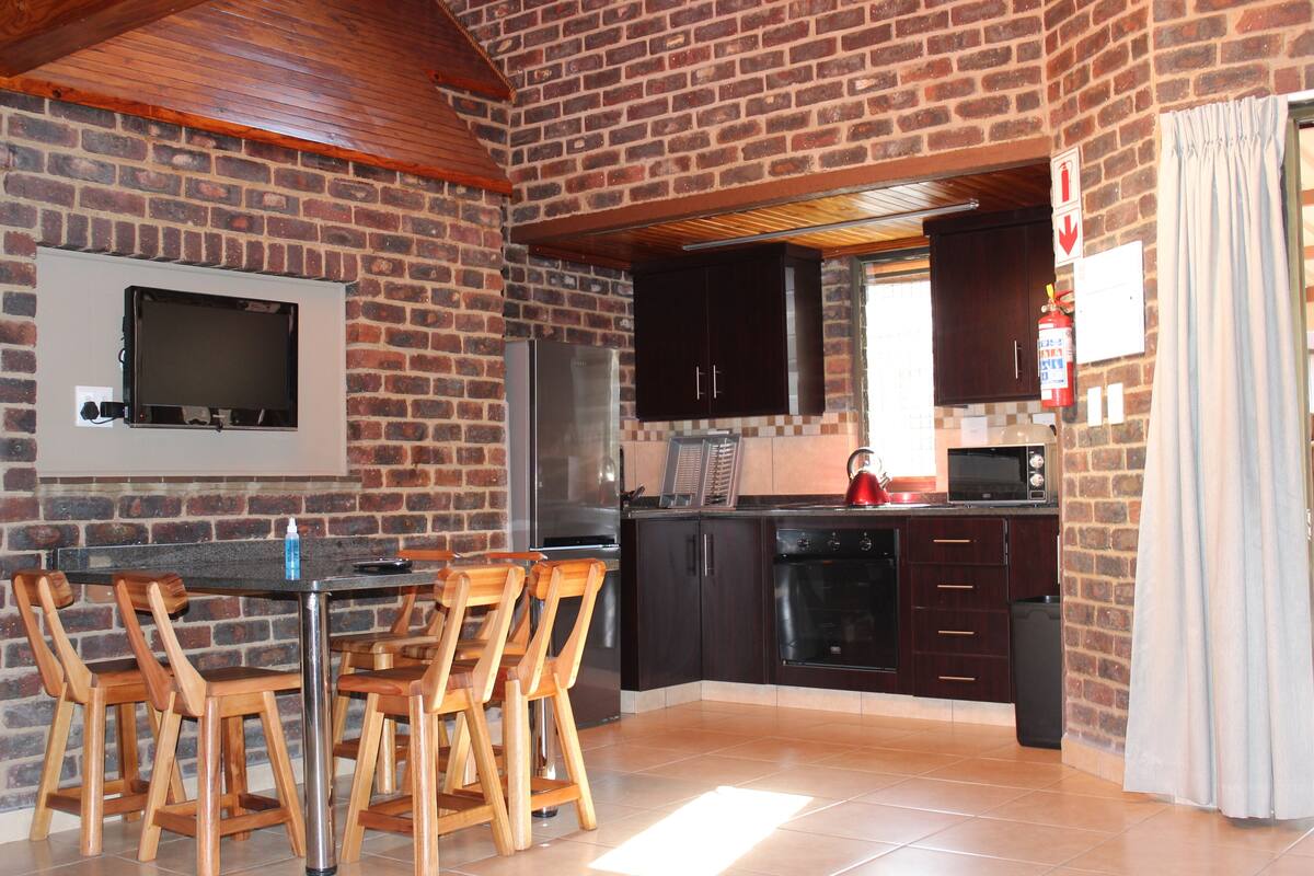 6 sleeper mountain cabin 3* (duplex) (7) | private kitchen | electric kettle