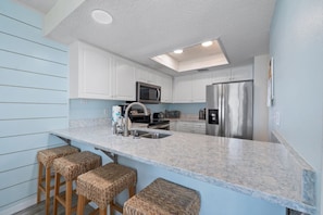 Fridge, microwave, oven, stovetop - Seascape 111 - Everyone Needs a Beach Break! Make Your Dreams a Reality (Orange Beach)