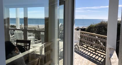 BEAUTIFUL OCEANFRONT with gorgeous views! 2 king beds, 3 queen beds and 4 twins.